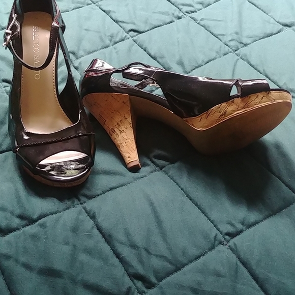 Shoes - Picture 2 of 6